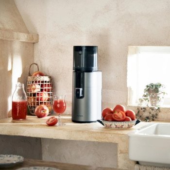 Hurom H-400 Fruit and Vegetable Juicer
