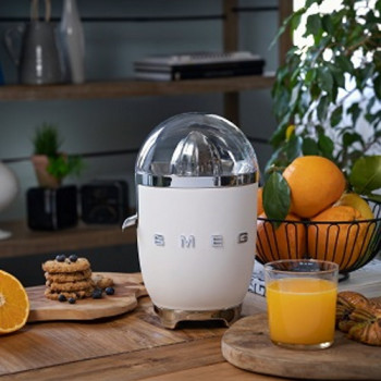 Smeg Retro 50's Style Citrus Juicer